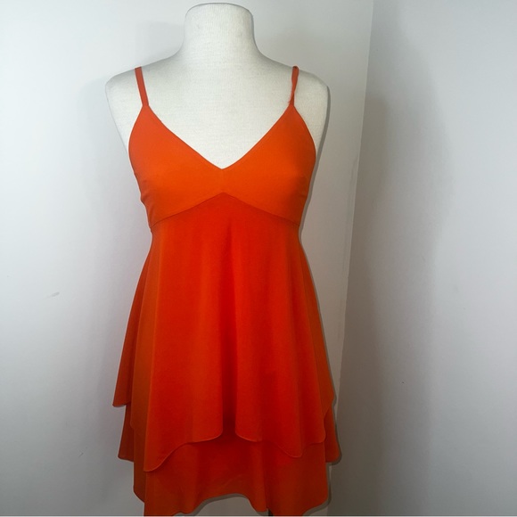 ALICE + OLIVIA TIERED MINI DRESS IN ORANGE SILK ORANGE Size 6 - Picture 4 of 16